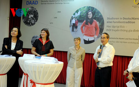 В Ханое открылась выставка «Учиться в Германии: семейные традиции»